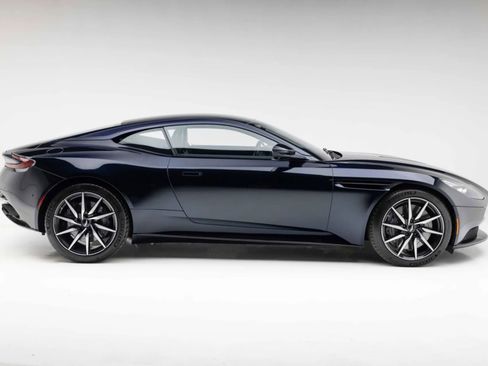 Used 2018 Aston Martin DB11 V12 RWD image 23