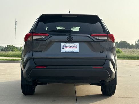 Used 2023 Toyota RAV4 LE FWD image 7