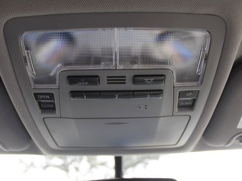 Used 2015 Toyota Highlander XLE image 50