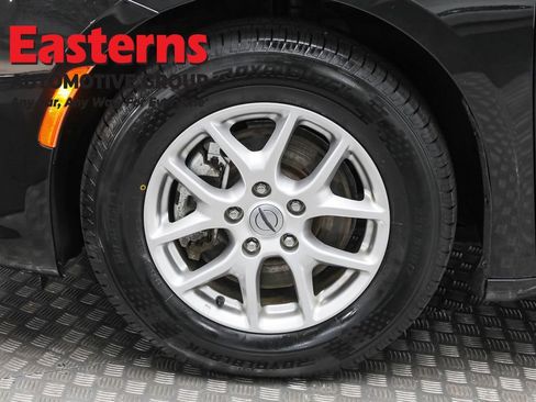 Used 2023 Chrysler Pacifica Touring-L FWD image 32