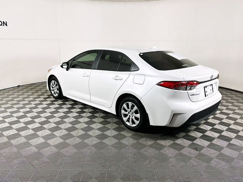 Used 2025 Toyota Corolla LE image 5