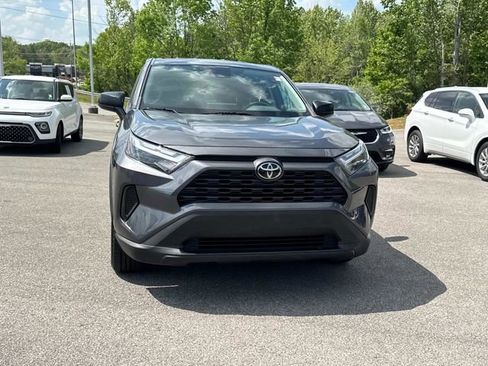 Used 2023 Toyota RAV4 LE FWD image 9