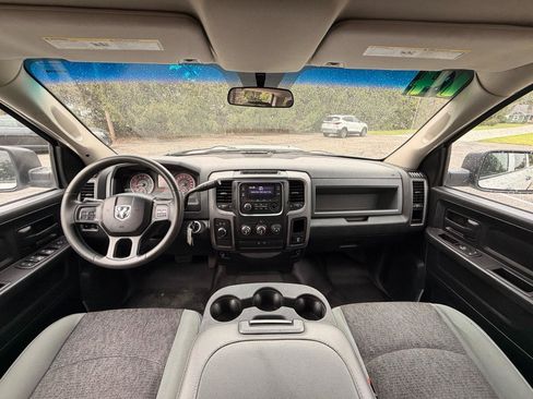Used 2014 RAM 1500 4x4 Crew Cab image 22