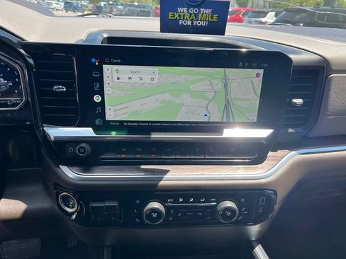 Used 2022 Chevrolet Silverado 1500 LTZ w/ LTZ Premium Package AWD/4WD image 37