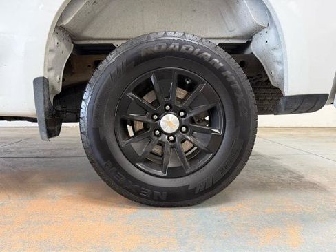 Used 2025 Chevrolet Silverado 1500 LT AWD/4WD image 8