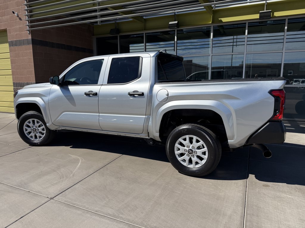 Used 2025 Toyota Tacoma SR RWD image 5