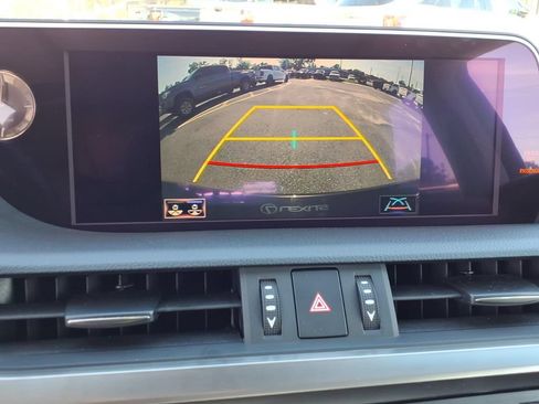 Used 2019 Lexus ES 350 w/ Premium Package FWD image 32