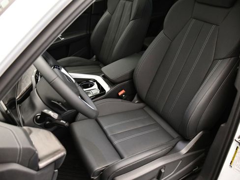 Used 2025 Audi Q5 Premium Plus w/ Premium Plus image 38