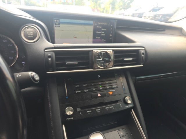 Used 2018 Lexus IS 300 w/ Comfort Package RWD image 5