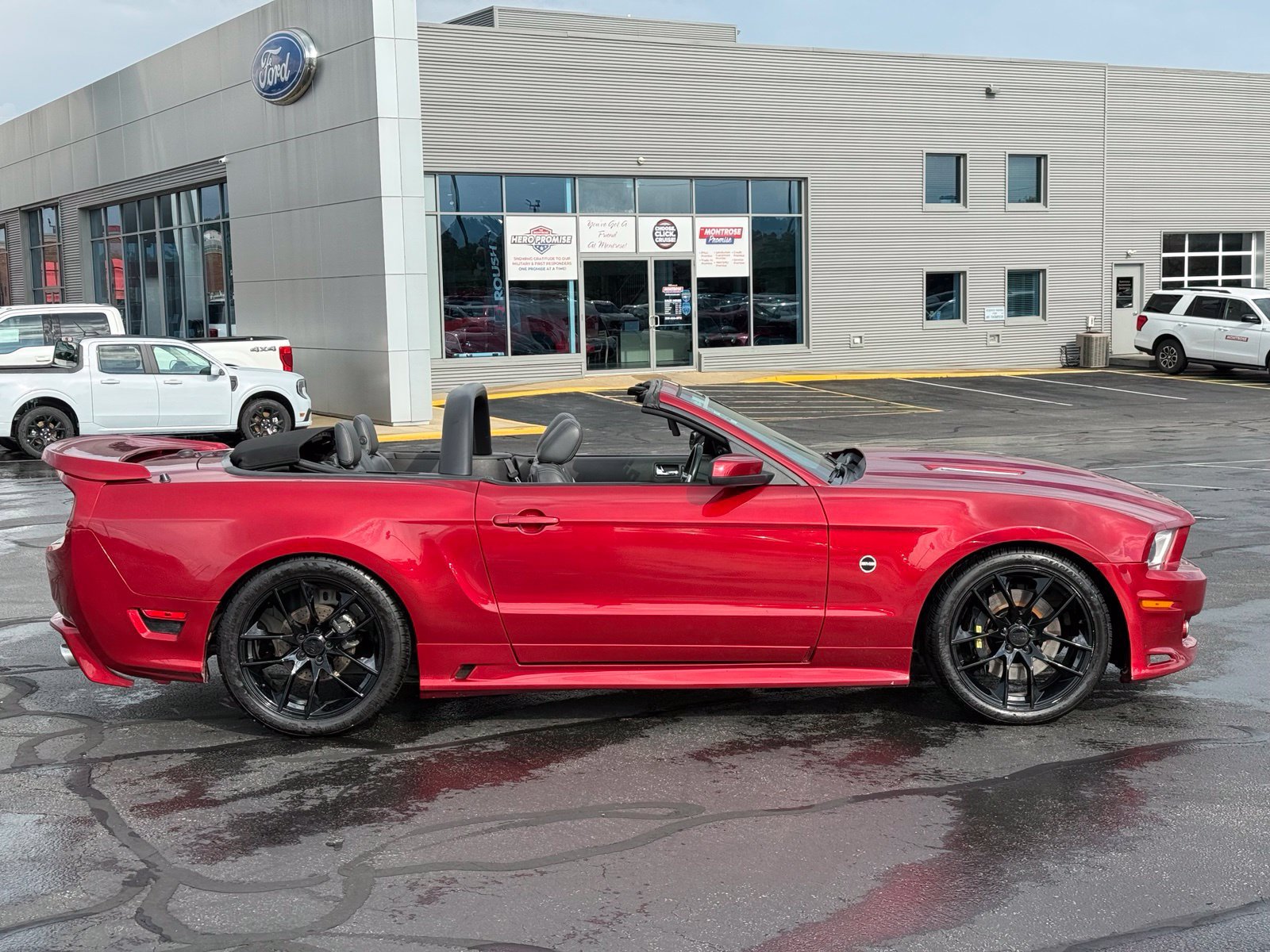 Used 2011 Ford Mustang GT Premium w/ Electronics Pkg RWD image 3
