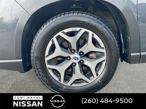 Used 2019 Subaru Forester Premium AWD/4WD image 10