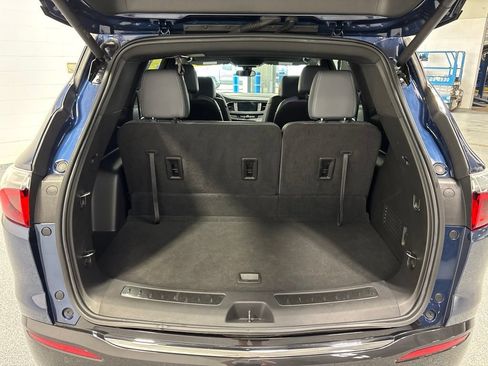 Used 2023 Buick Enclave Essence AWD/4WD image 43
