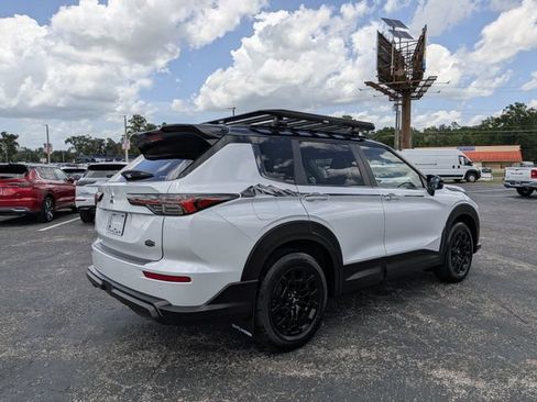 New 2026 Mitsubishi Outlander AWD image 3