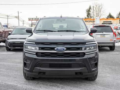 Used 2023 Ford Expedition Max XLT image 5