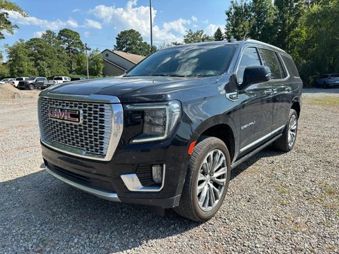 Used 2021 GMC Yukon Denali w/ Denali Ultimate Package AWD/4WD image 8
