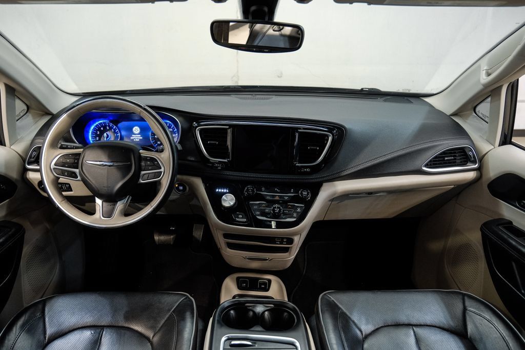 Used 2020 Chrysler Pacifica Limited FWD image 22