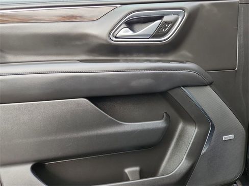 Used 2022 Chevrolet Suburban Z71 image 23