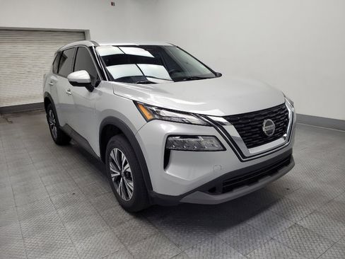 Used 2021 Nissan Rogue SV image 13