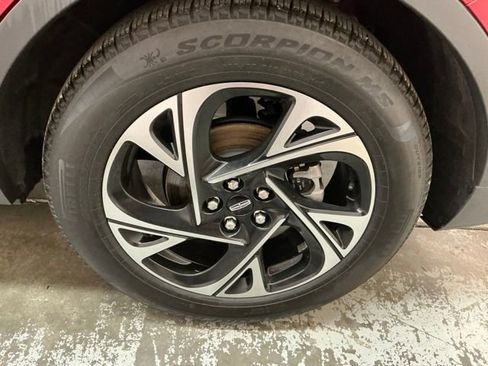 Used 2024 Lincoln Nautilus Premier w/ Equipment Group 102A AWD/4WD image 8