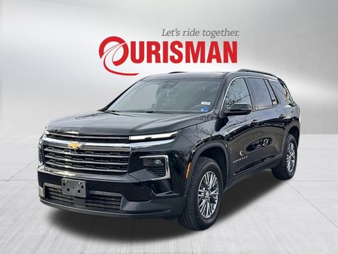 Used 2025 Chevrolet Traverse LT w/ Enhanced Driving Package image 5