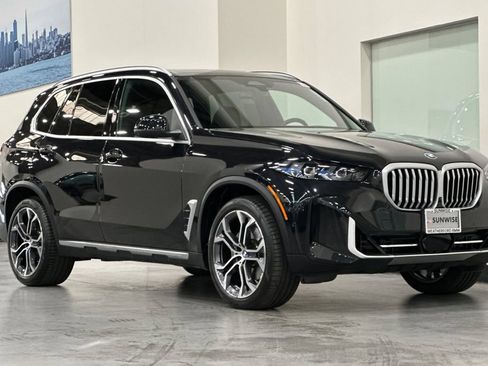 Used 2026 BMW X5 xDrive40i w/ Premium Package AWD/4WD image 2