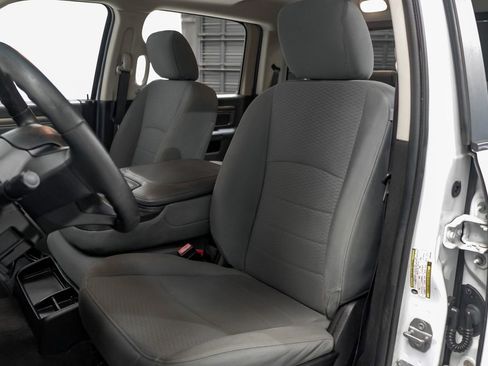 Used 2017 RAM 2500 SLT image 31