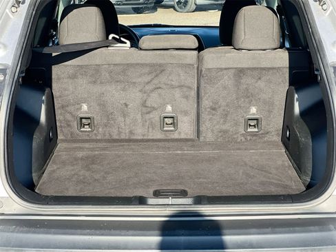 Used 2019 Jeep Cherokee Latitude w/ Popular Appearance Group image 34