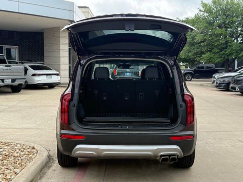 Used 2022 Kia Telluride S image 5