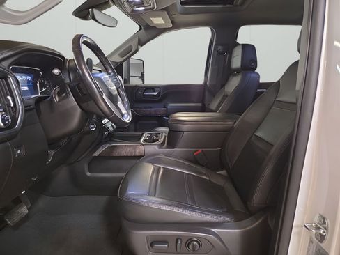 Used 2023 GMC Sierra 3500 Denali w/ Denali Ultimate Package image 9