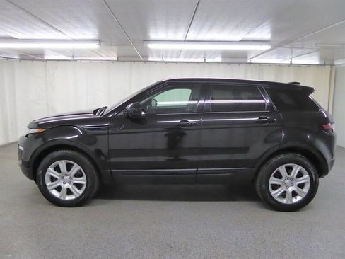Used 2016 Land Rover Range Rover Evoque SE image 4