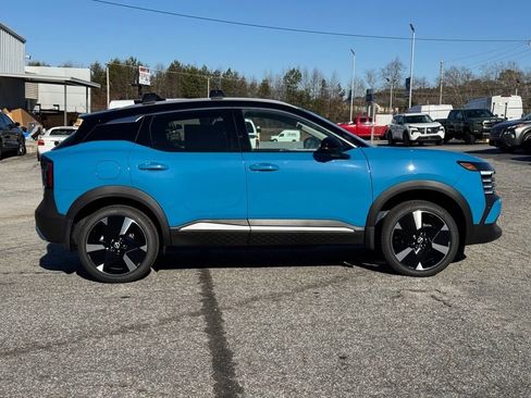 New 2026 Nissan Kicks SR w/ Cold Weather Package FWD image 2