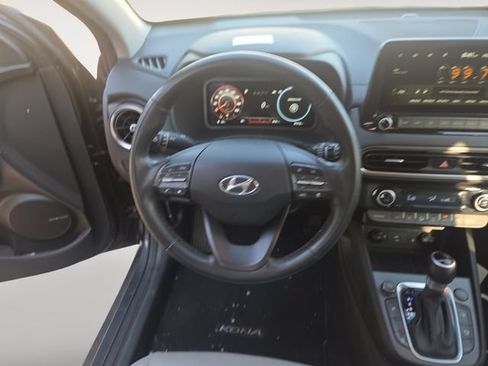 Used 2022 Hyundai Kona Limited w/ Cargo Package FWD image 10