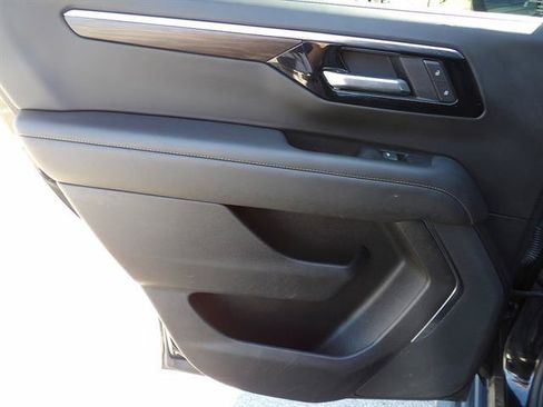 Used 2025 Chevrolet Tahoe LS AWD/4WD image 30