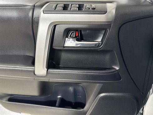 Used 2018 Toyota 4Runner SR5 image 16