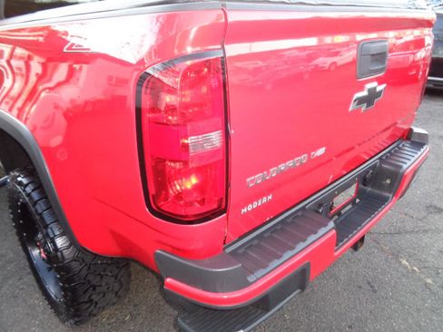 Used 2017 Chevrolet Colorado Z71 image 12