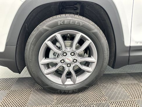 Certified 2024 GMC Terrain SLT AWD/4WD image 12