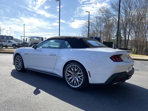 Used 2025 Ford Mustang GT Premium image 7