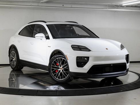 New 2026 Porsche Macan 4S Electric AWD/4WD image 9