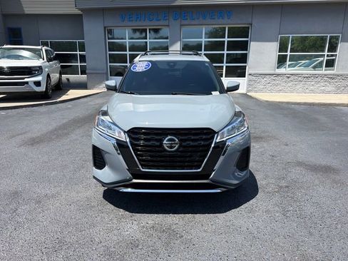 Used 2021 Nissan Kicks SV FWD image 3