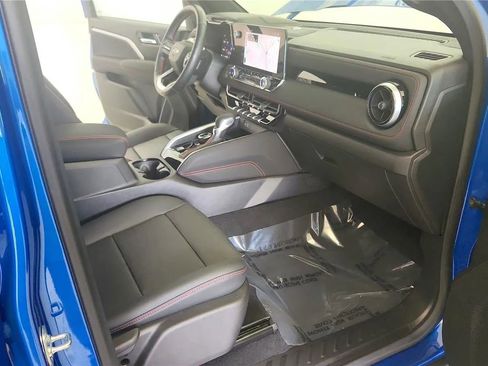 Used 2024 Chevrolet Colorado Z71 w/ Z71 Convenience Package 2 AWD/4WD image 34