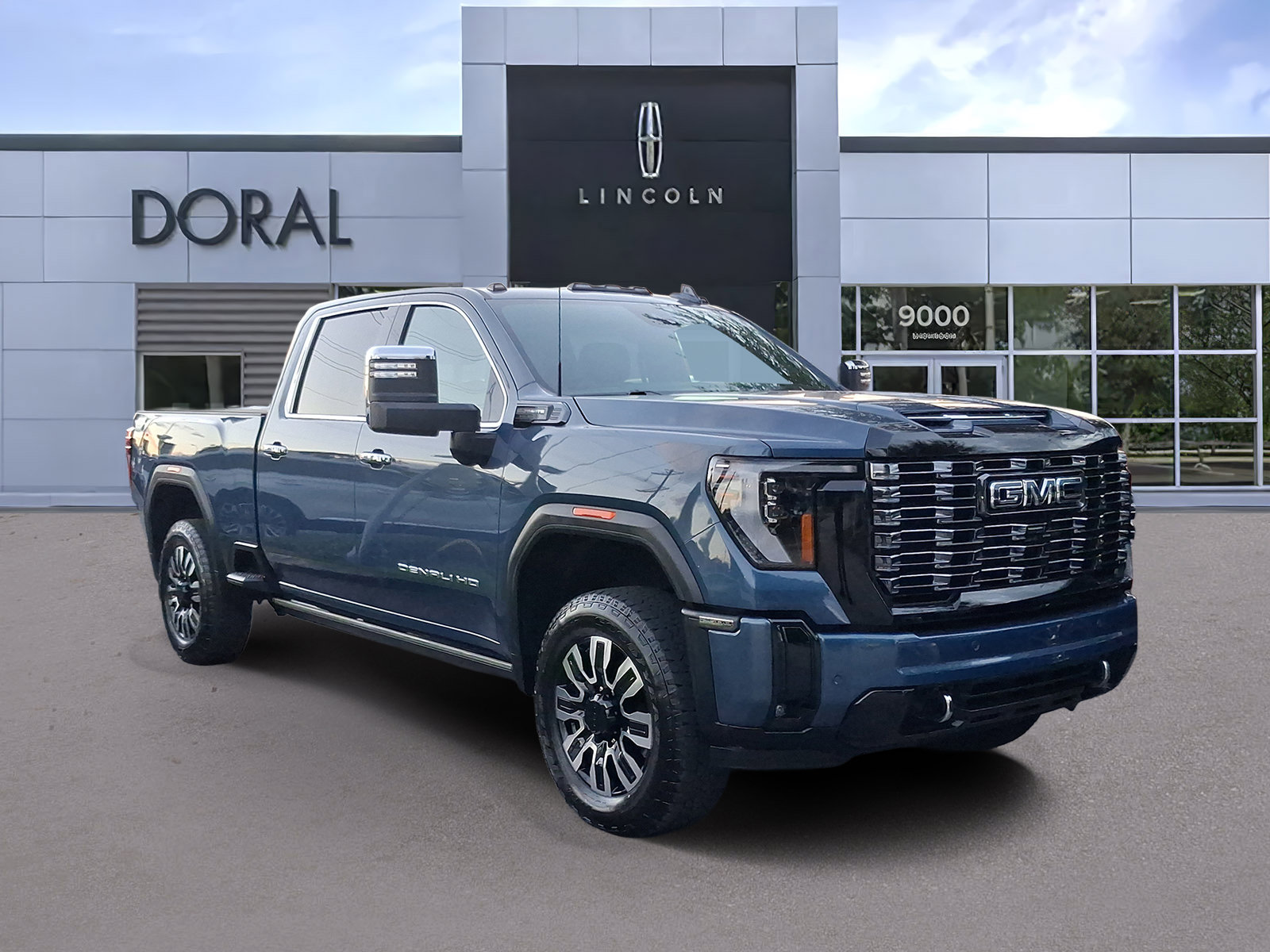 Used 2025 GMC Sierra 2500 Denali Ultimate AWD/4WD image 1