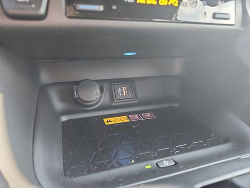 Used 2025 Toyota RAV4 XSE image 33