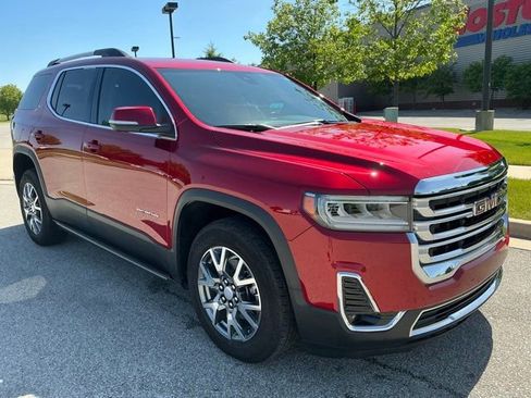 Used 2023 GMC Acadia SLT w/ Preferred Package AWD/4WD image 3
