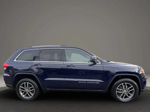 Used 2018 Jeep Grand Cherokee Laredo RWD image 4