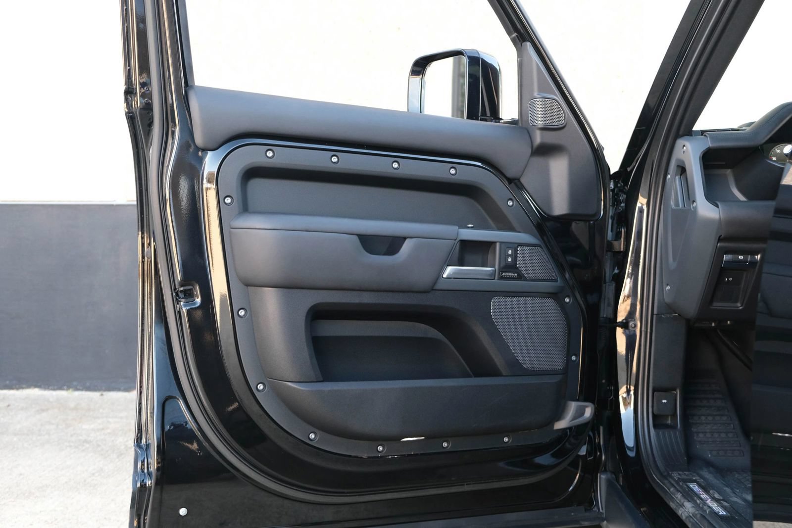 Used 2023 Land Rover Defender 110 X AWD/4WD image 19