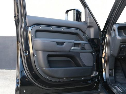 Used 2023 Land Rover Defender 110 X AWD/4WD image 19