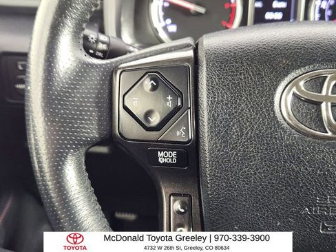 Used 2022 Toyota 4Runner TRD Off-Road AWD/4WD image 17