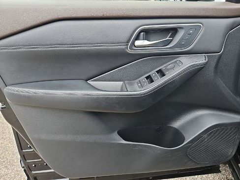 Certified 2023 Nissan Rogue Platinum w/ Platinum Premium Package AWD/4WD image 14