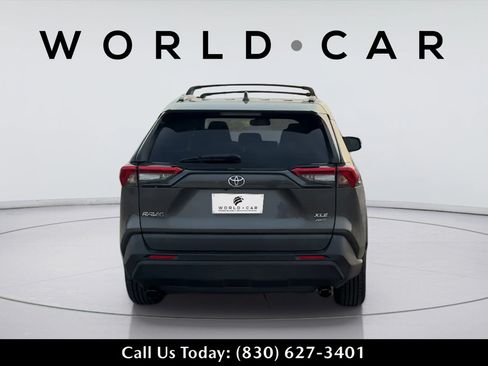 Used 2022 Toyota RAV4 XLE AWD/4WD image 7