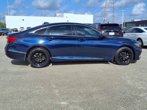 Used 2018 Honda Accord EX image 26